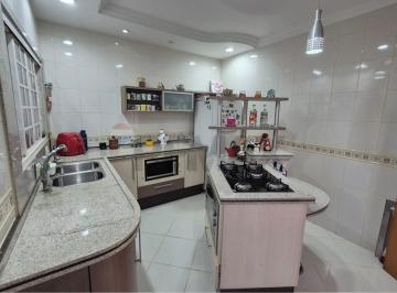 Casa · 257m² · 4 Quartos · 4 Vagas · Casa Para Venda Em Vila Israel de 257.45 m² Com 4 Quartos, 1 Suite E 4 Garagens