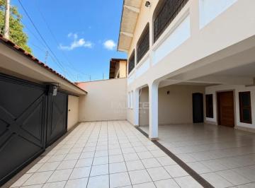 Casa · 256m² · 3 Quartos · 6 Vagas · Casa Para Alugar Em Castelinho de 256.00 m² Com 3 Quartos, 3 Suites E 6 Garagens