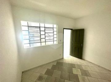 Casa · 40m² · 1 Quarto · Casa Para Alugar Em Utinga de 40.00 m² Com 1 Quarto