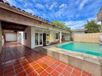Casa · 180m² · 3 Quartos · 5 Vagas · Casa Em Balneário Guarujá, Guarujá/sp de 180 m² 3 Quartos À Venda por R$850.000