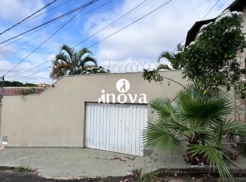 Casa · 120m² · 3 Quartos · 2 Vagas · Casa Para Locação No Bairro Frei Eugênio.