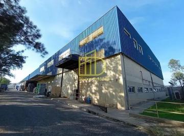 Comercial , Sorocaba · Galpão / Depósito / Armazém Para Alugar Em Cajuru Do Sul de 7032.00 m² Com 30 Garagens
