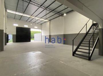 Comercial · 280m² · 4 Vagas · Galpão / Depósito / Armazém Para Alugar Em Retiro São João de 280.00 m² Com 4 Garagens