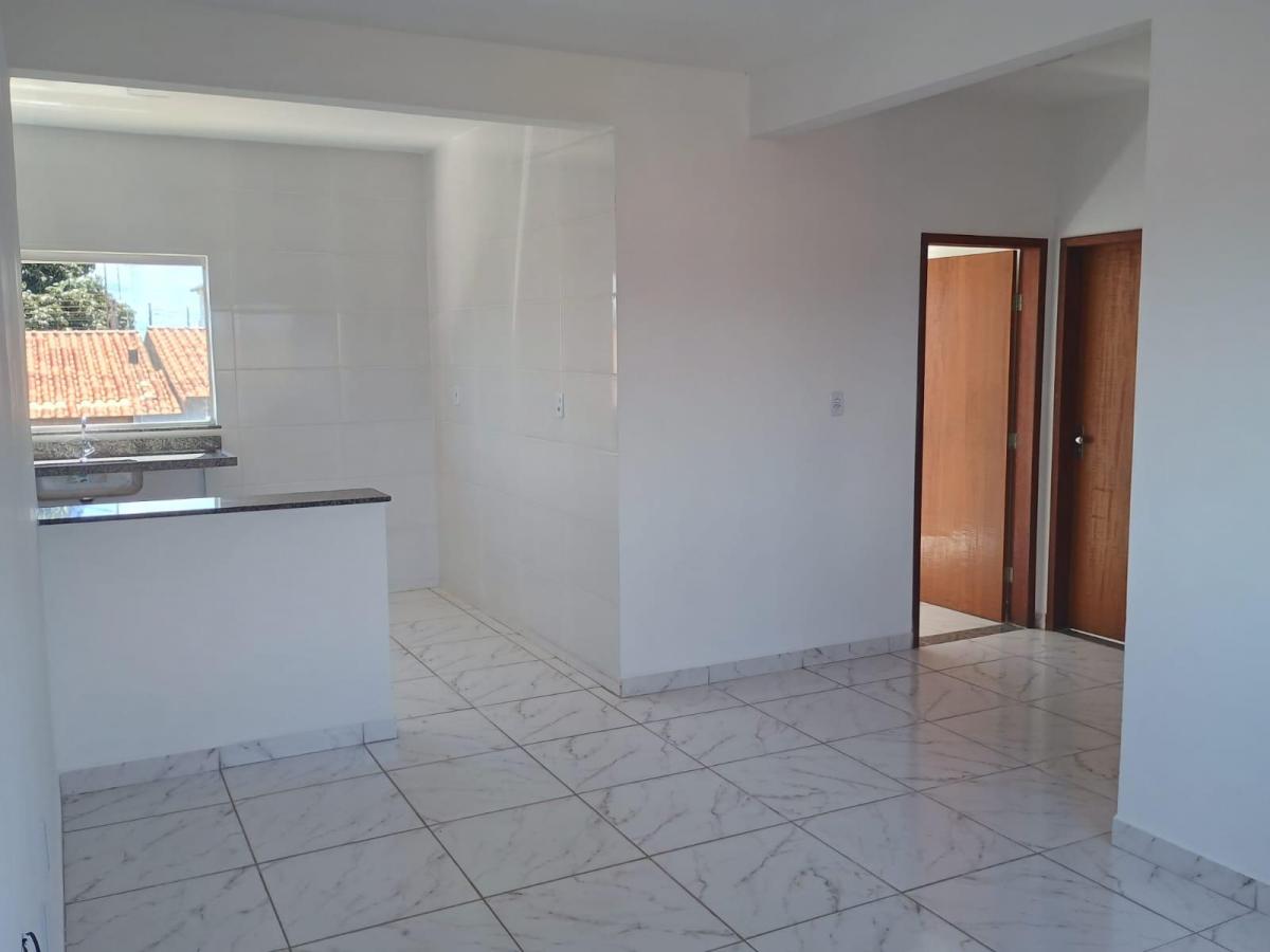 Foto - Valparaíso de Goiás - Jardim dos Ipês