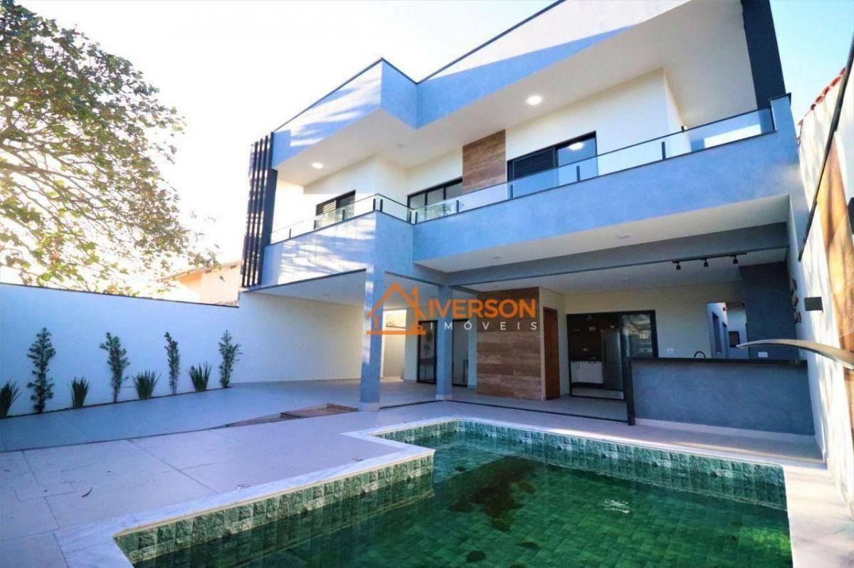 Casa Para Venda Em Peruíbe Perto Da Praia
