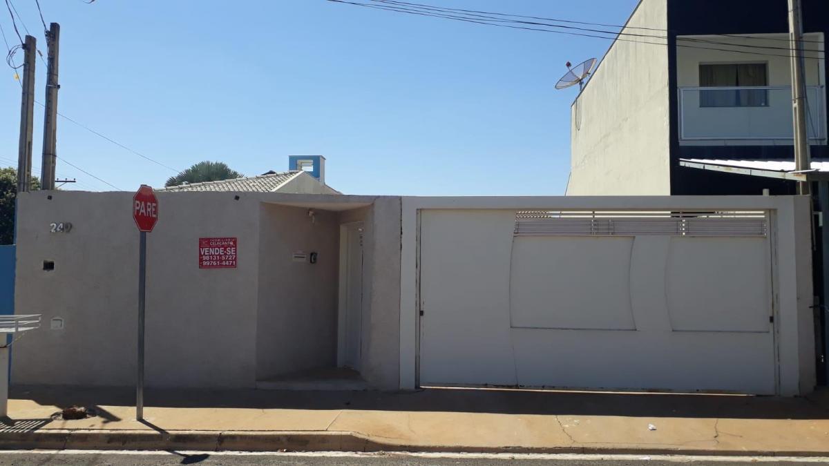 Imóvel C/2 Dormitório E Terreno Grande No Jd. Moraes Na Cidade de Sales Sp