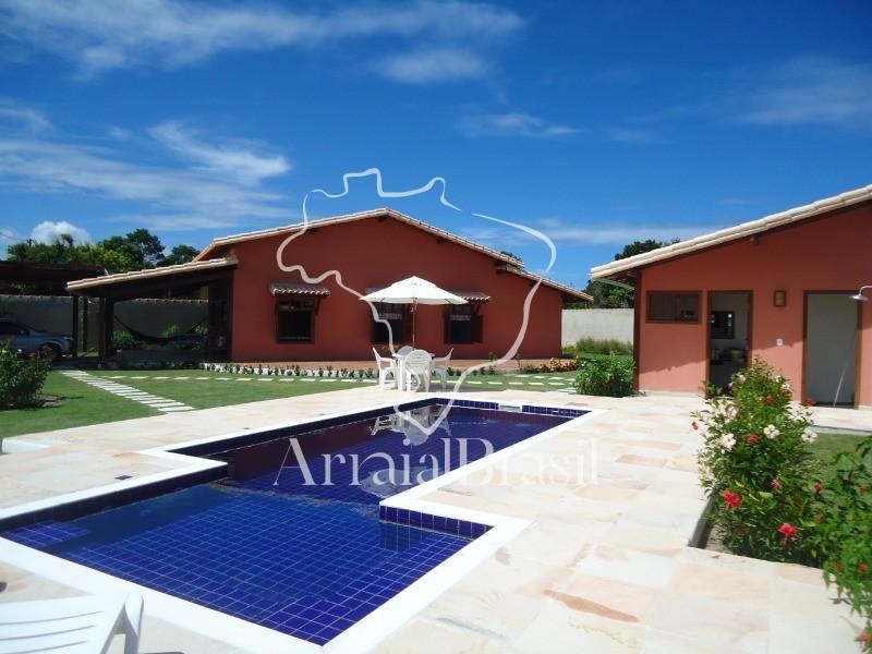 Casa Com Belo Jardim, Em Arraial d'Ajuda.