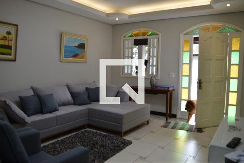 Casa À Venda - Arvoredo, 5 Quartos, 350 m² - Contagem