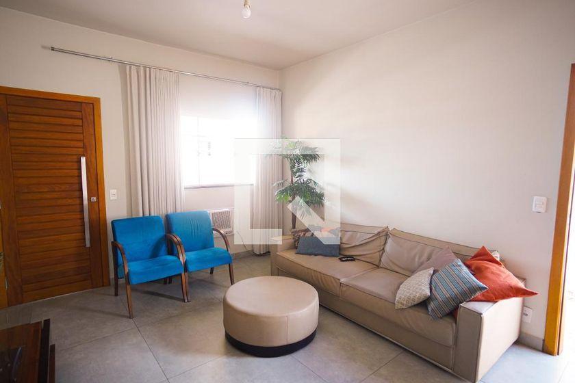 Casa À Venda - Rio Branco, 3 Quartos, 235 m² - Belo Horizonte