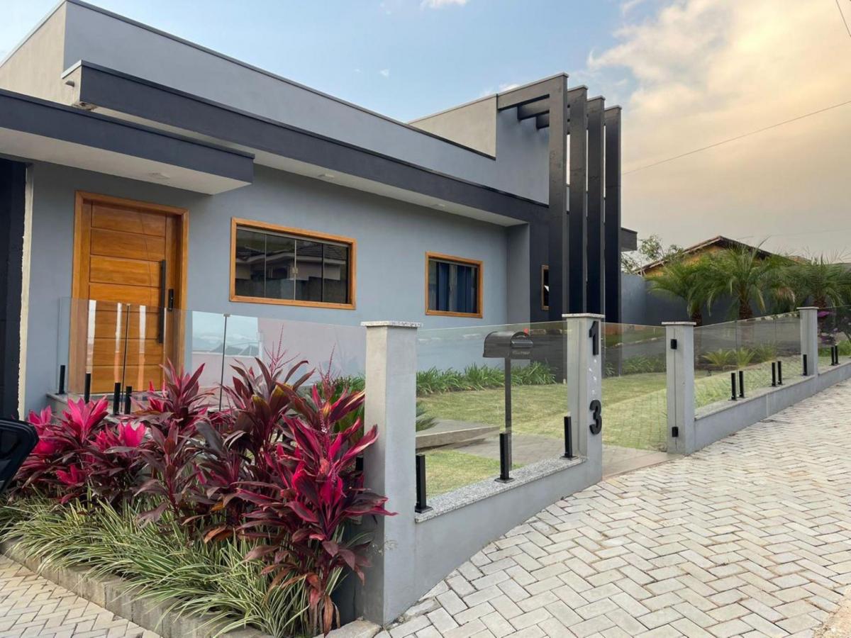 Casa À Venda No Condomínio Itamaraty Em Extrema Mg