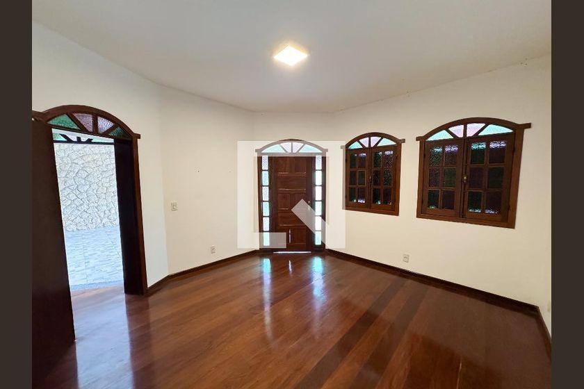 Casa À Venda - Santa Maria, 4 Quartos, 200 m² - Contagem