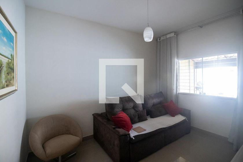 Casa À Venda - Santa Helena, 3 Quartos, 175 m² - Contagem