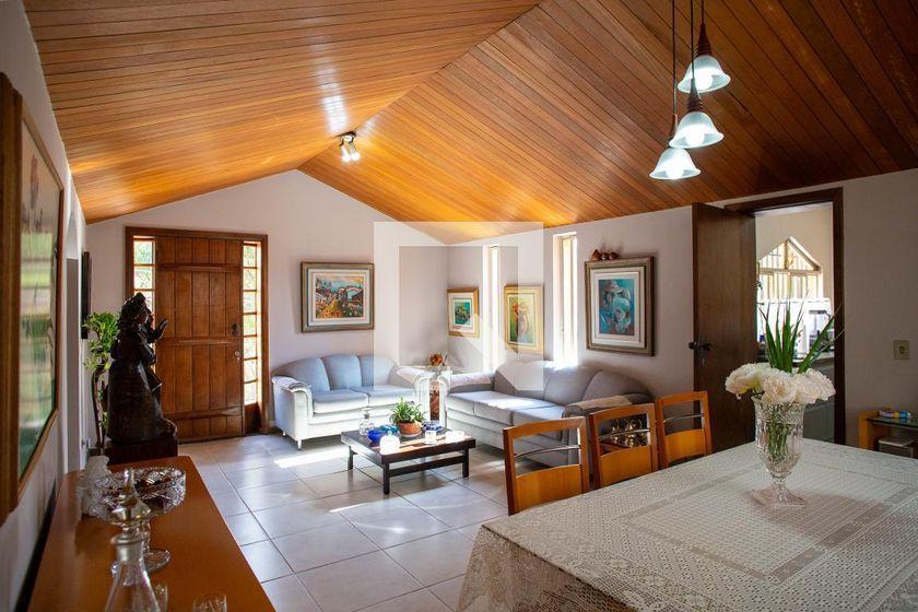 Casa À Venda - Sagrada Família, 3 Quartos, 250 m² - Belo Horizonte