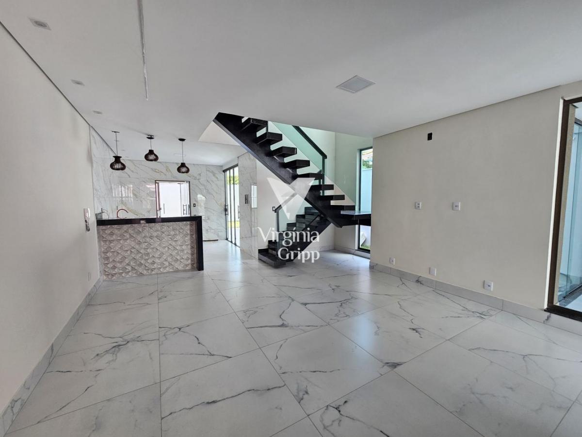 Casa Nova, Duplex Com Quintal E Espaço Gourmet