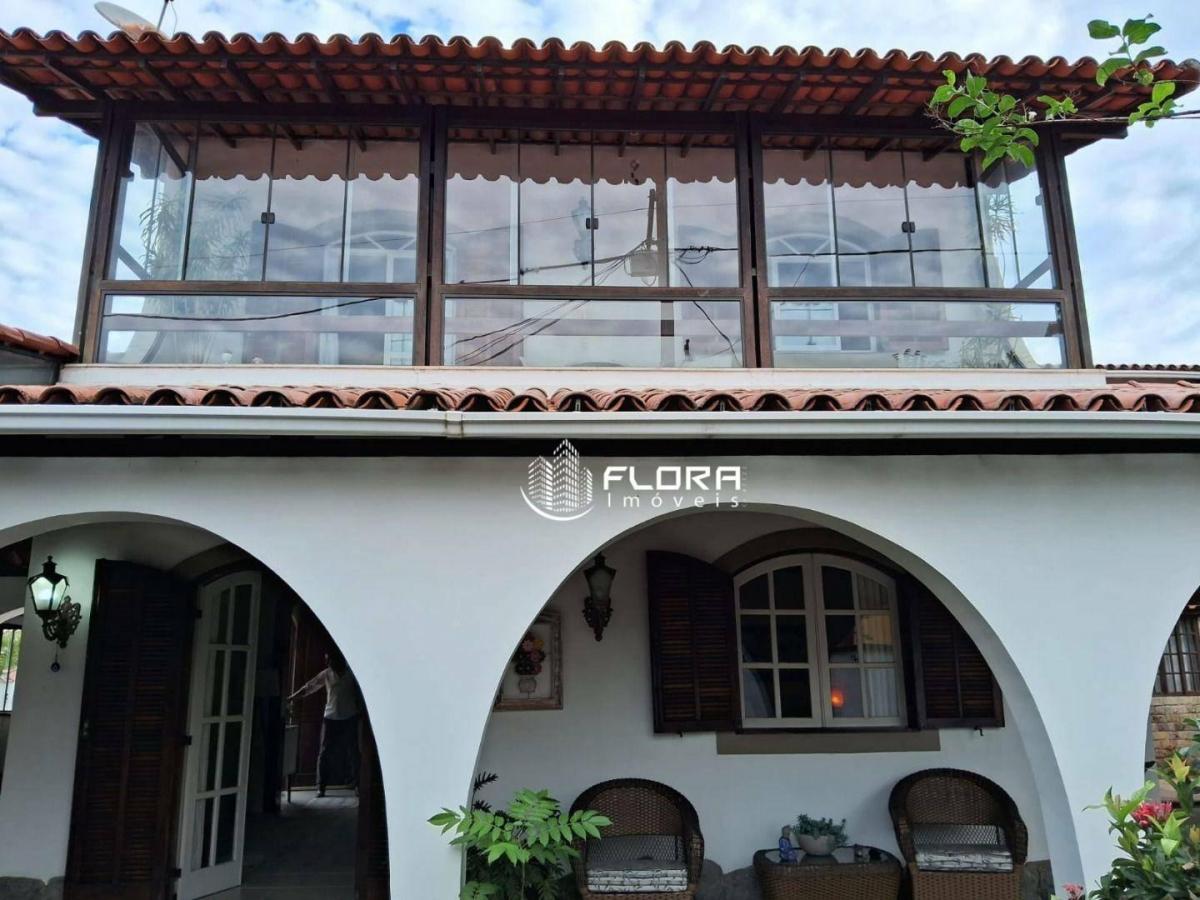 Casa Com 4 Quartos, Sendo 2 Suítes, Em Condomínio Fechado, Centro, À Venda por R$980.000 - Maric
