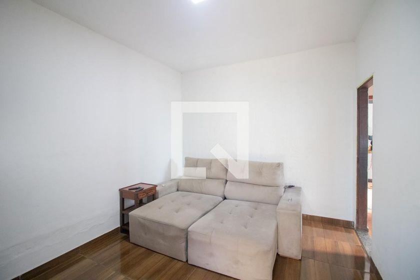 Casa À Venda - Santa Helena, 2 Quartos, 295 m² - Contagem
