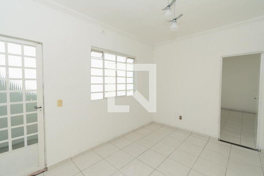 Casa À Venda - Santa Edwiges, 2 Quartos, 40 m² - Contagem