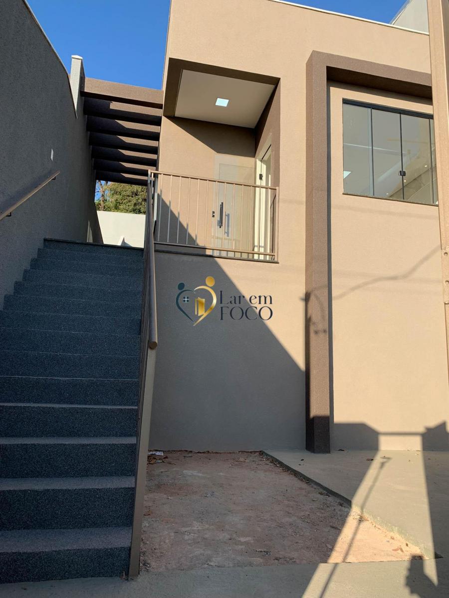 Casa · 92m² · 3 quartos · 2 vagas