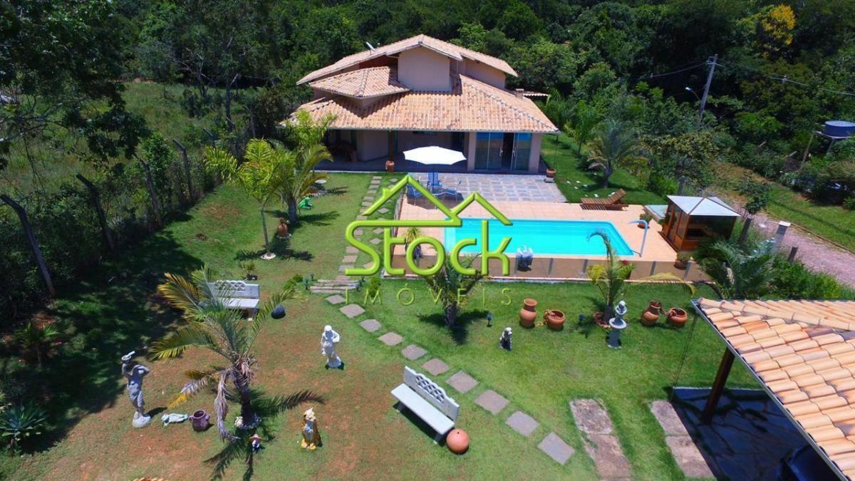 Casa Em Condomínio