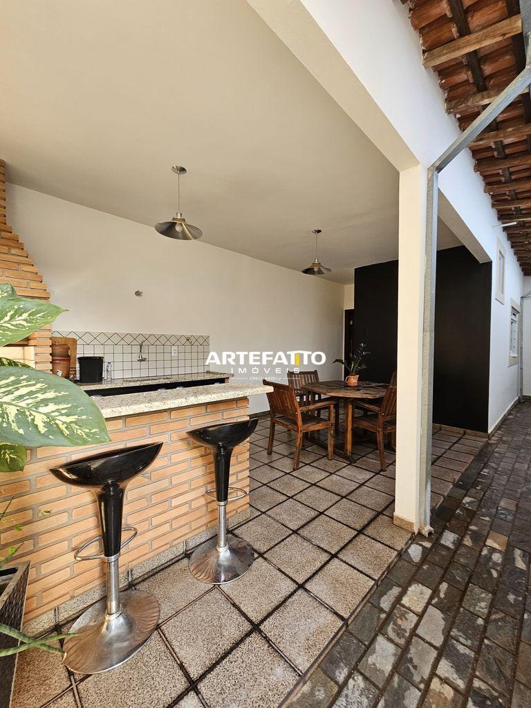 Casa Com 3 Dormitórios No Prolongamento Jardim Lima