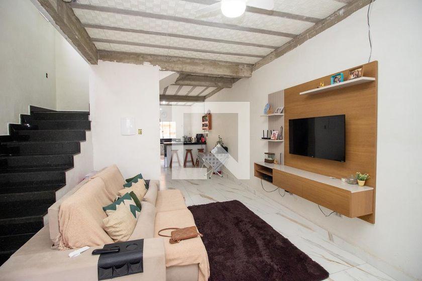 Casa À Venda - Tropical, 3 Quartos, 242 m² - Contagem