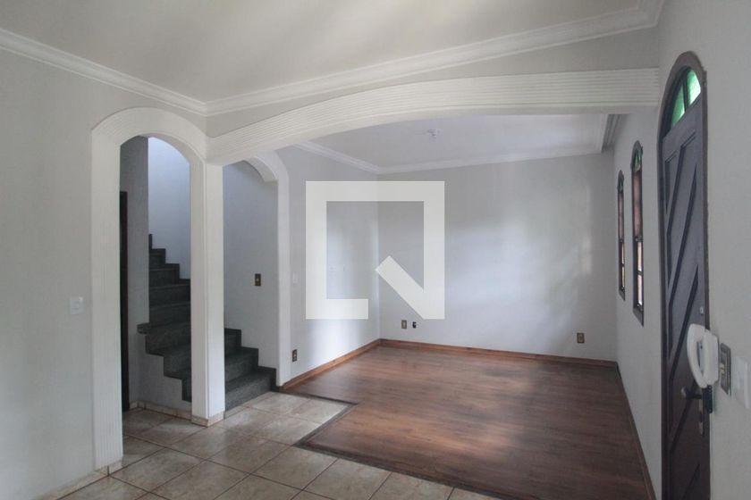 Casa À Venda - Serrano, 3 Quartos, 180 m² - Belo Horizonte